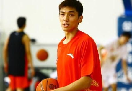 男篮新秀痴迷名模*兽兽**，夜不归宿被国家队开除，今搞投资身家不菲