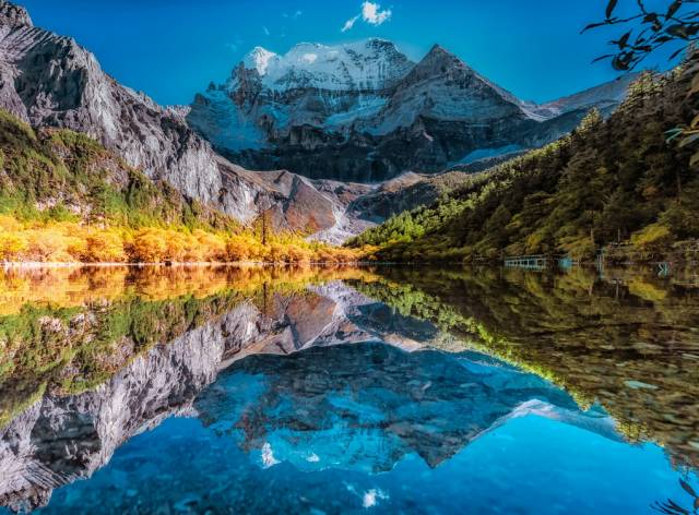 稻城亚丁旅游攻略 (西藏稻城亚丁美景)