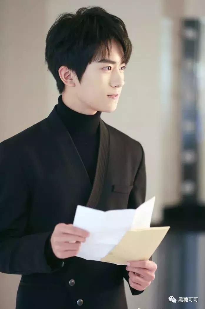 第一批00后易烊千玺,第一批零零后长大