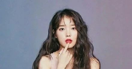 不掉色保湿滋润防水持久显白口红,这四种口红色号男生最喜欢哪一个