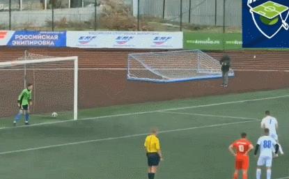 没点演技混不下去,没有点演技踢不了足球