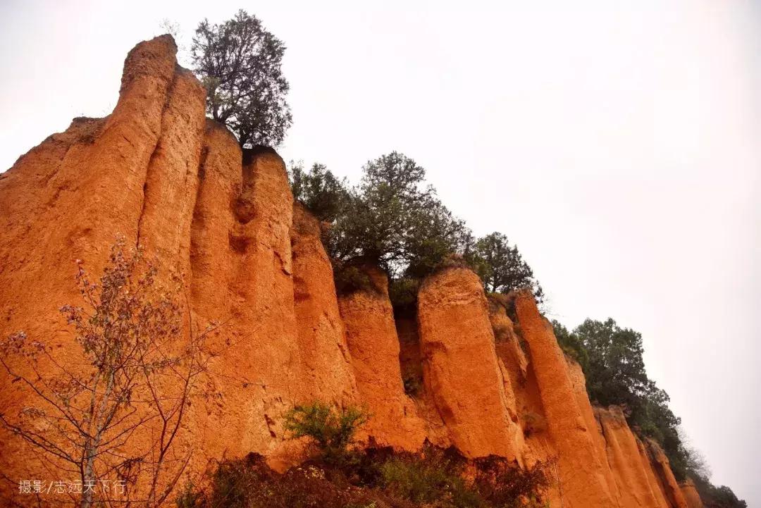 红土林景点,合水红土林
