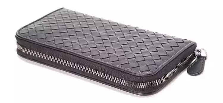 为什么现在的人都喜欢和有钱人玩,为什么有的人喜欢跟有钱人交朋友