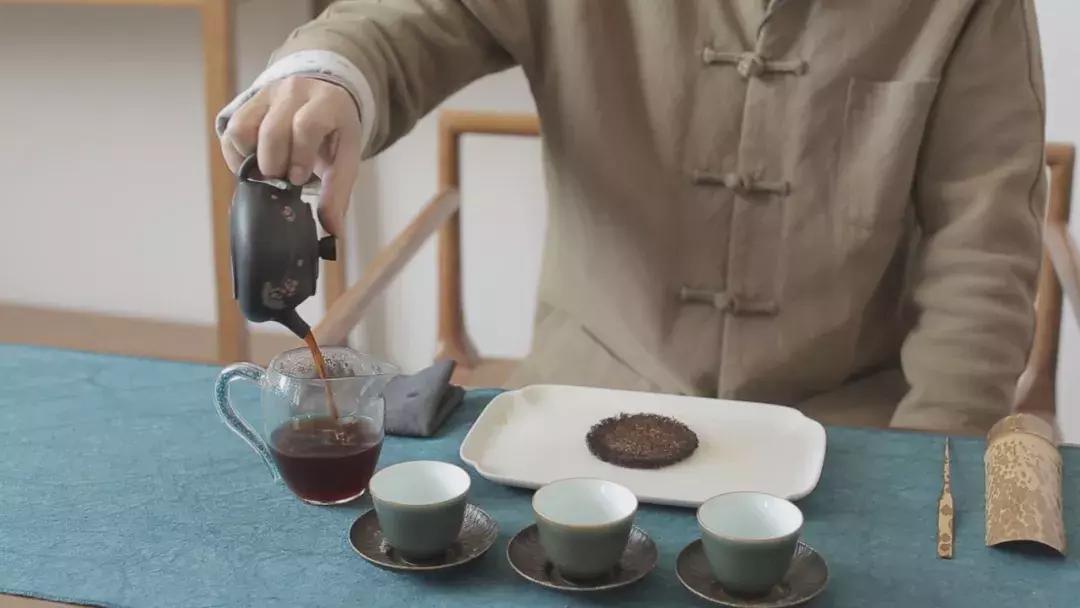 茶艺师泡普洱茶教学视频,高级茶艺师教每一款茶泡法