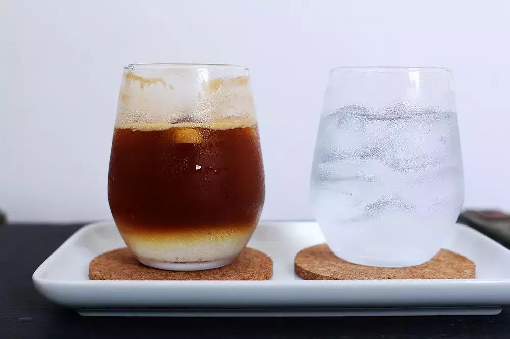 咖啡师工资不高还要坚持下去吗,咖啡师学徒大概多少工资一个月