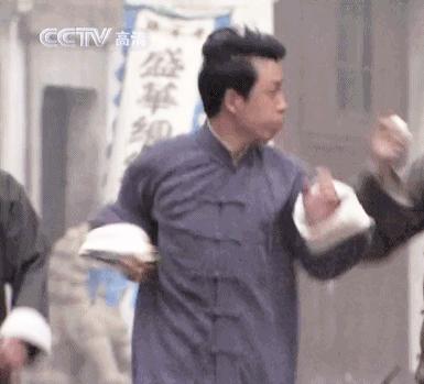 Angleababy新剧因为走路被嘲，盘点明星们的神步伐，J家步亮了