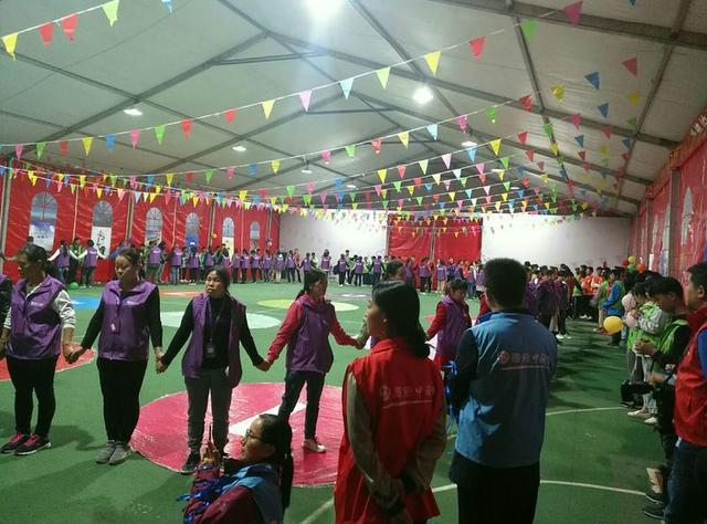 武汉钢城六中携手正源学堂第七班共同举办圆爱中国梦大型公益活动