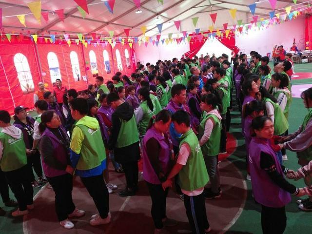 武汉钢城六中携手正源学堂第七班共同举办圆爱中国梦大型公益活动