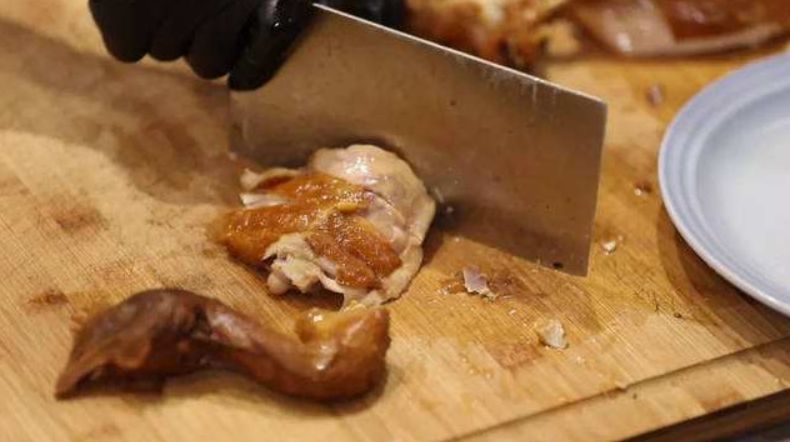 老汤保存的时间越长，芳香物质越丰富，煮制出的肉食风味愈美！