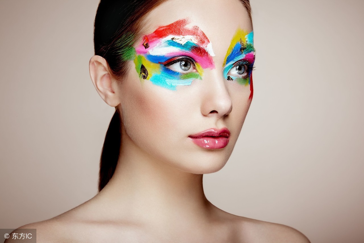 化妆教程眼线怎么画,化妆眼线的正确方法