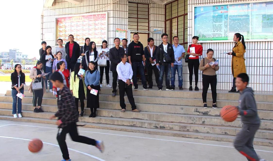 爱心成就梦想教育创造未来,爱心凝聚力量希望成就未来