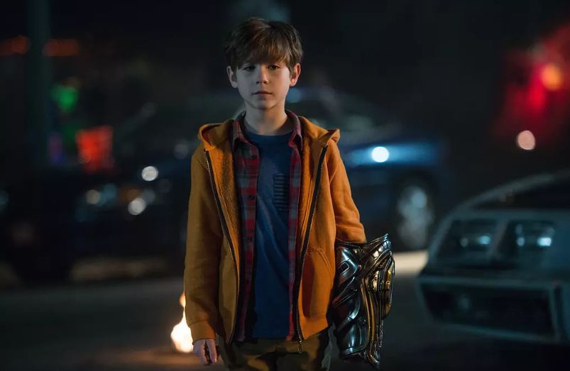 《铁血战士》：外星人打外星人，“钢铁侠”竟成最大赢家