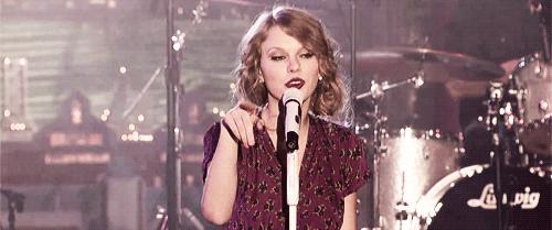 这个经历84段恋情,圈粉5亿的歌手:做自己,全世界都会为你鼓掌