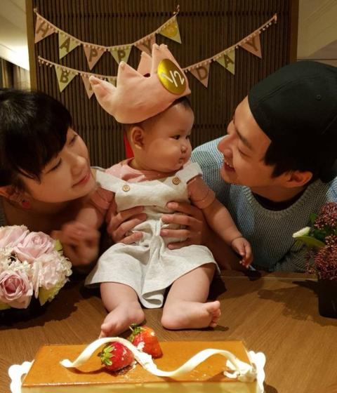 小时候却是个爱哭鬼,小时候是个爱哭鬼长大是帅哥