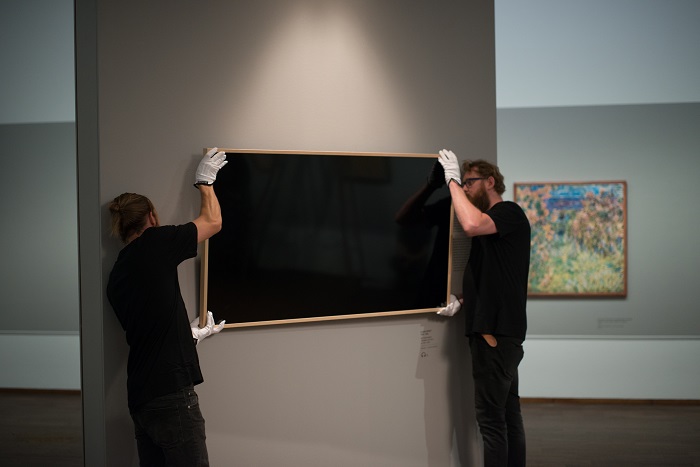 明明是家正经的科技公司,却偏爱恶搞艺术