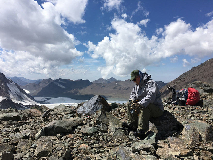 徒步到博格达峰,博格达环线雪域