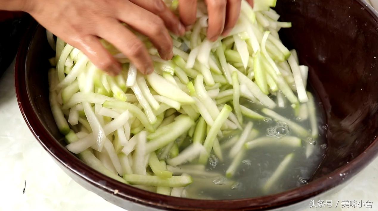 腌的萝卜干怎么保存时间长,腌萝卜干时怎么去除萝卜的辛辣味