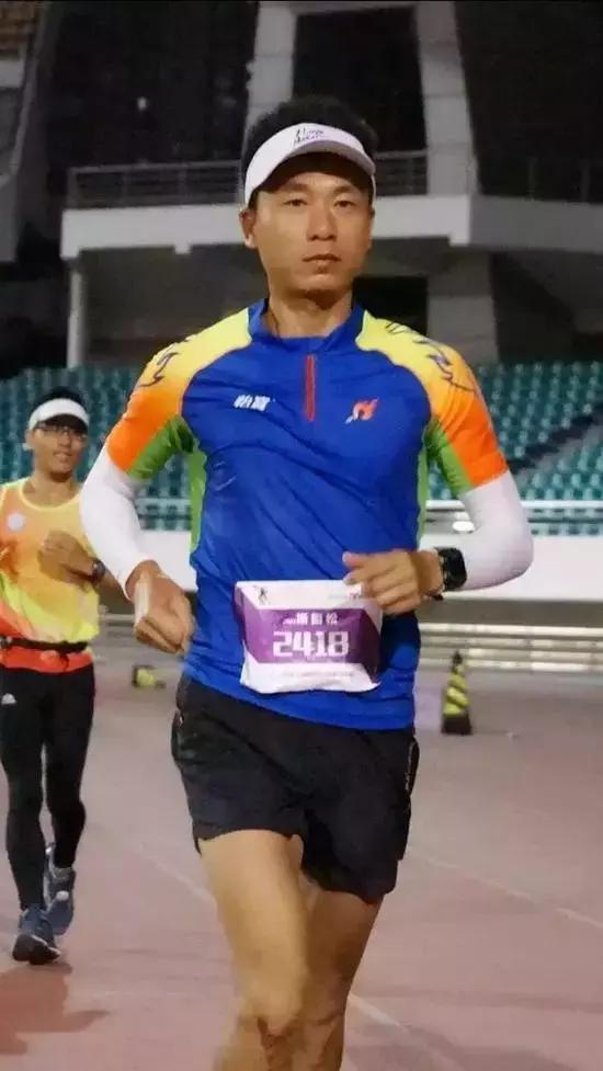 4分22秒跑1000米,4分35秒跑一千米的速度