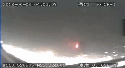 大学生骑机车撞轿车身亡,一学生骑车被撞身亡