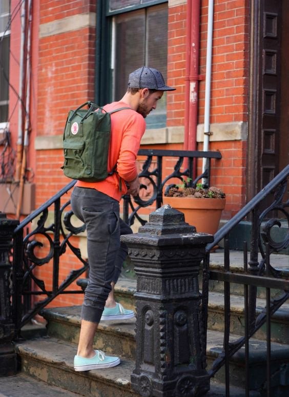 你想要一条既减龄又舒服的卫裤吗,舒适又时髦卫裤