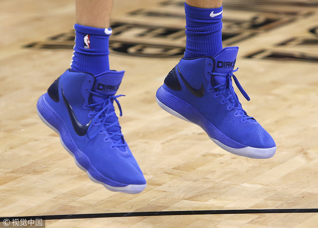 汤神回归穿的篮球鞋,汤神签约安踏前穿什么鞋