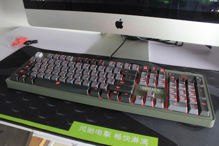 青轴红轴茶轴电竞游戏电脑,青轴全键无冲电竞键盘