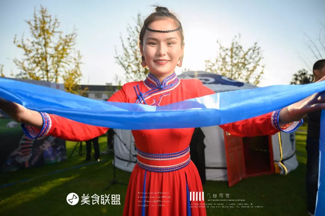 走进蒙古包吃烤羊美食,昆明必吃烤全羊好去处