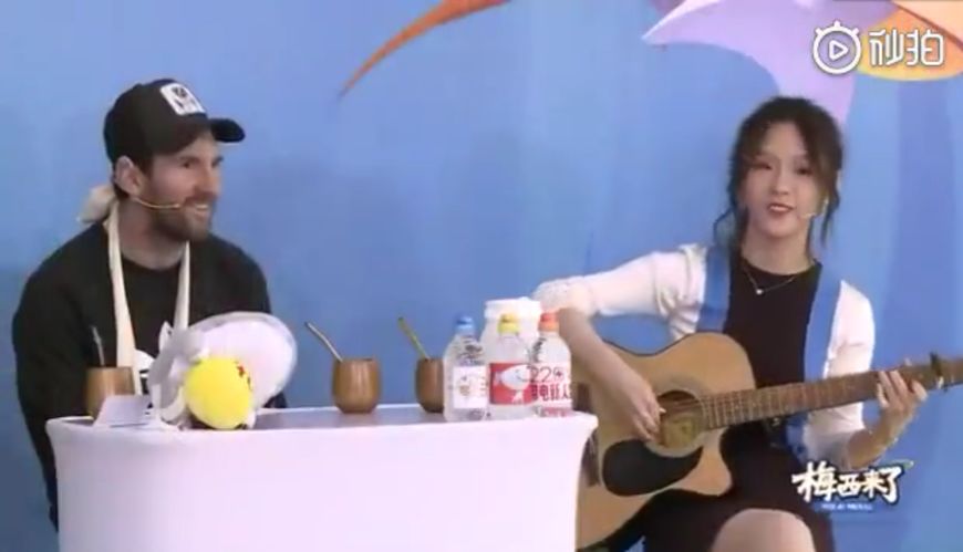 梅西打乒乓球手骨折,梅西中国行2018斗鱼