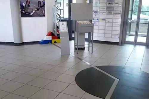 中国和老挝最奇葩的国界线,世界上最奇葩最贵的国界线