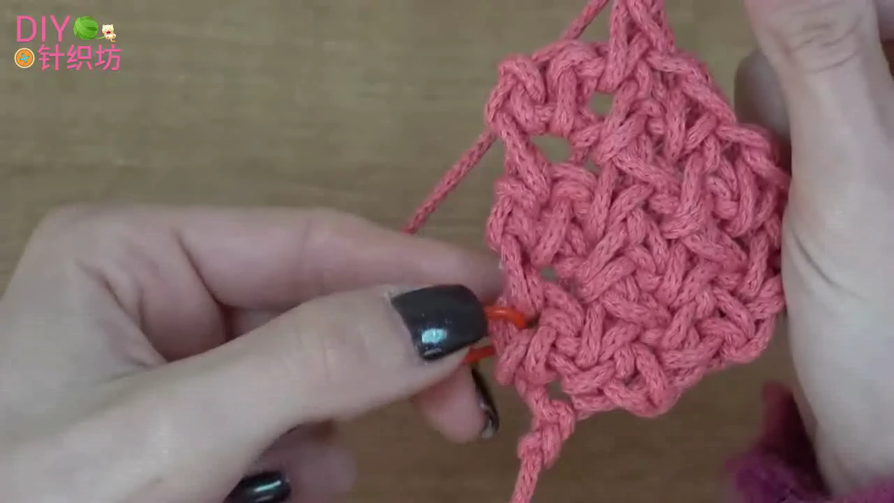 钩针编织三角围巾教程,钩针编织三角围巾视频教程
