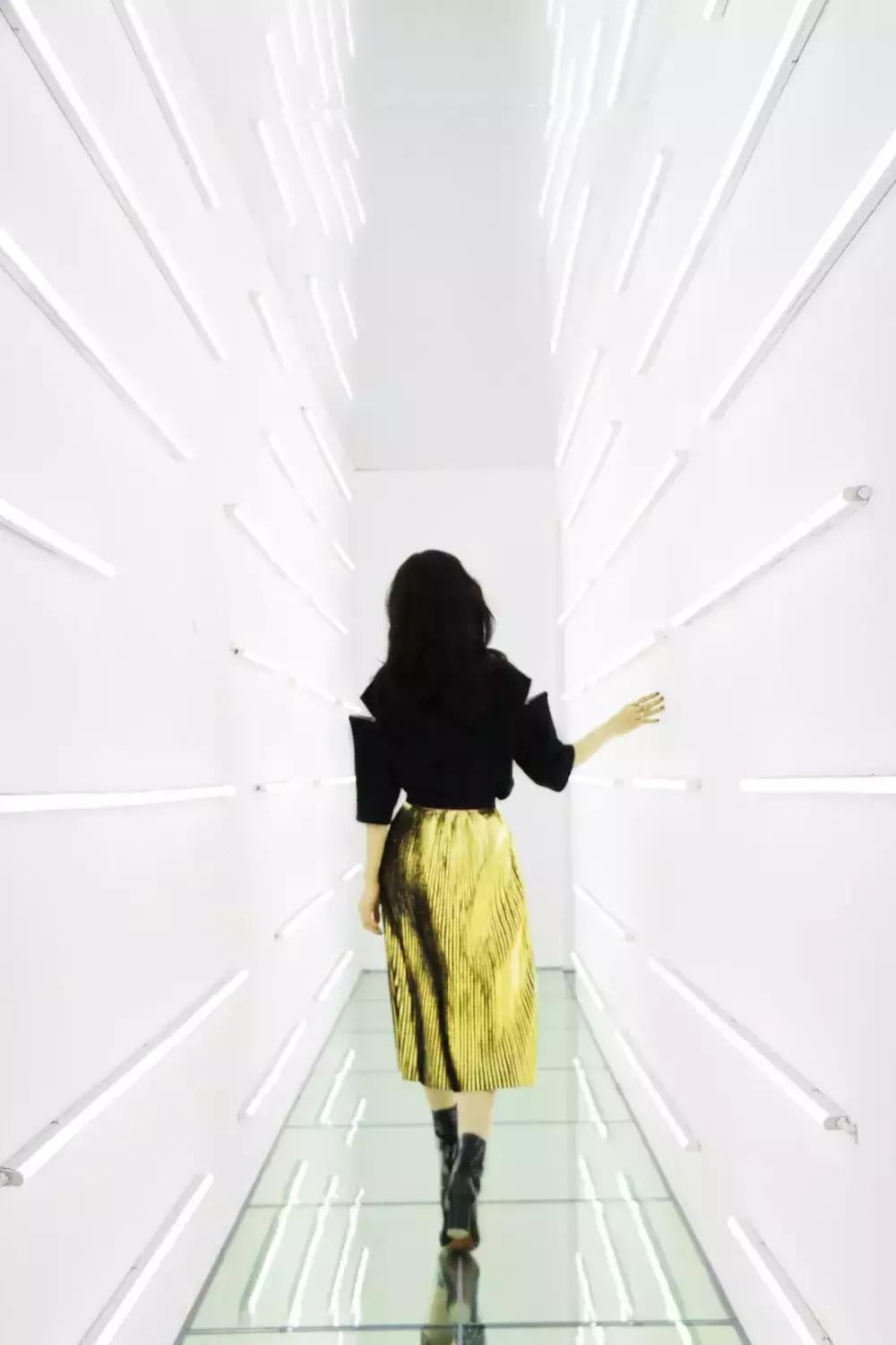 天啦噜！穿着唯品会衣服，我拍出了宇宙级别大片！