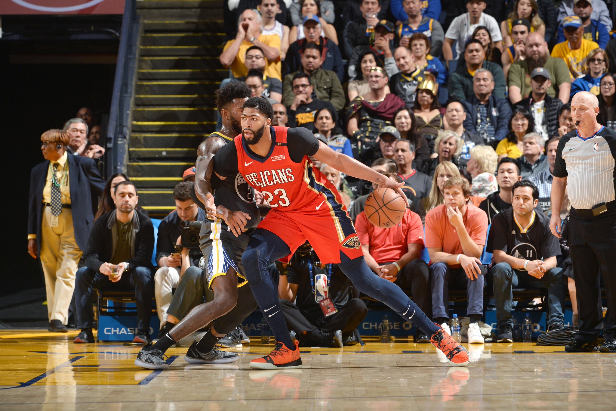 NBA今日球鞋精选：库里唐斯上脚万圣节特别款罗斯50分战靴诞生