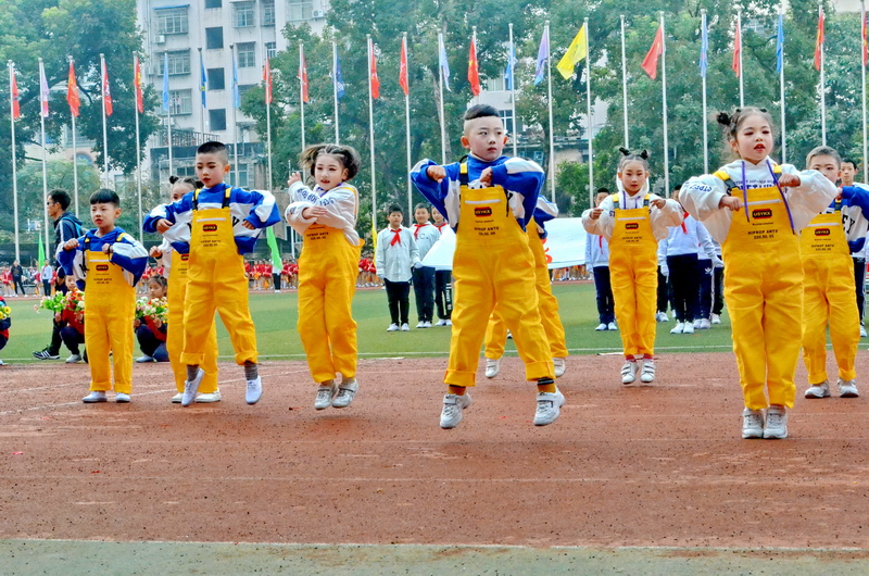 恩施市实验小学足球比赛,建始县实验小学2023运动会