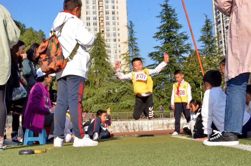 恩施市实验小学足球比赛,建始县实验小学2023运动会