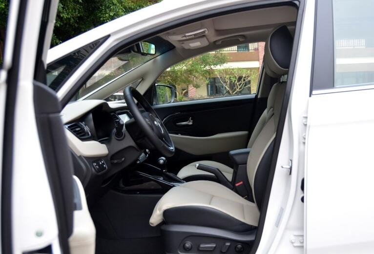 10万公里起亚新佳乐7座测评,现代库斯途和大众途安怎么选