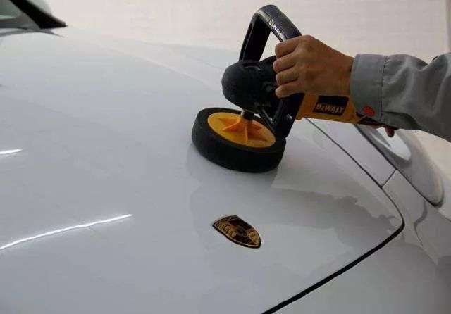 汽车剐蹭维修店怎么补漆,汽车剐蹭维修店怎么补漆的