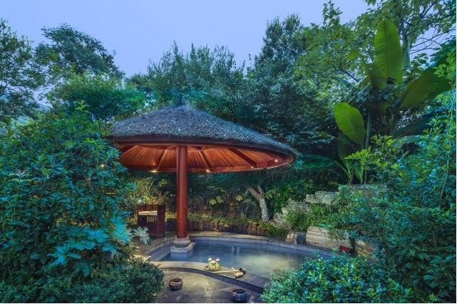 上海泡温泉一日游攻略,江浙沪冬季适合泡温泉旅游攻略