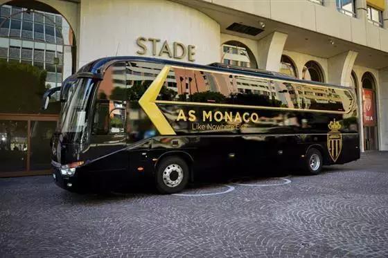 世界杯车队大巴开在路上,世界杯大巴车进场
