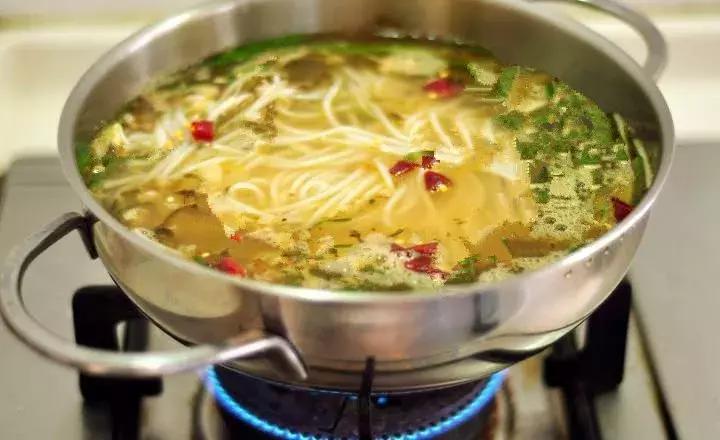 砂锅米线摆摊高汤,做砂锅米线高汤一天要多少