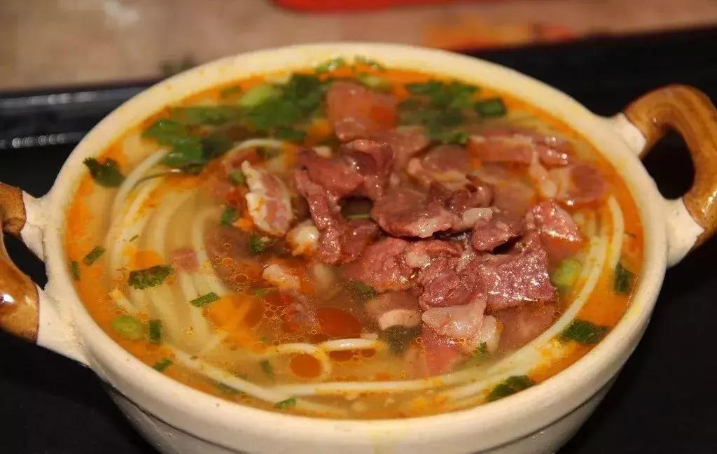 砂锅米线摆摊高汤,做砂锅米线高汤一天要多少