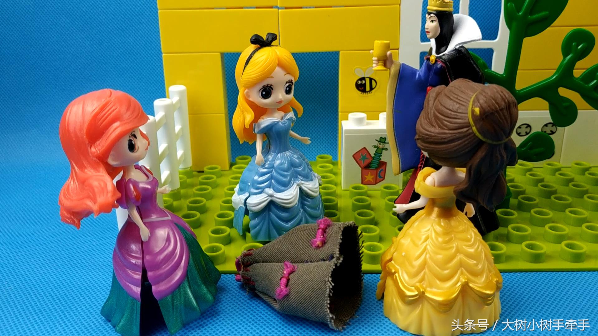 一只水晶鞋惊动王宫，王子到处找鞋的主人，她到底是谁