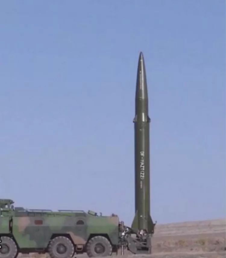 神奇的“同城快递”，教你如何辨认东风“中近程导弹三剑客”