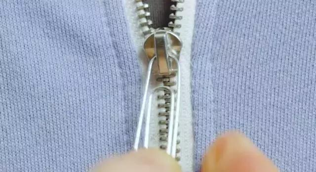 拉链拉不拢的妙招,拉链拉不合小妙招