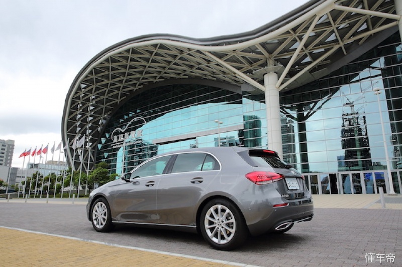 奔驰a200掀背车,试驾车解析