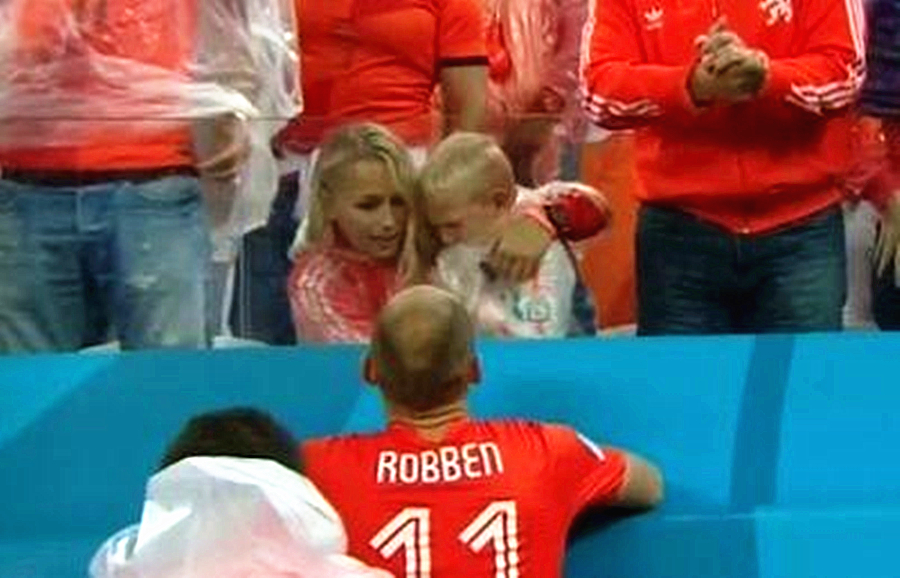 小飞侠罗本内切完整版,罗本告别荷兰国家队