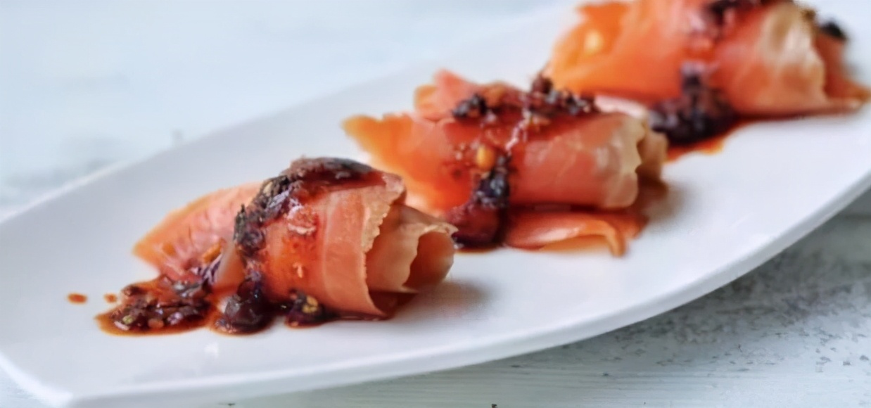 老外都爱来中国买手机壳？看完我笑吐了：谢谢外国友人提供致富路