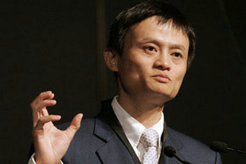 马云推销被公务员拒绝，20年后马云成首富，网友：当年那位老爷呢