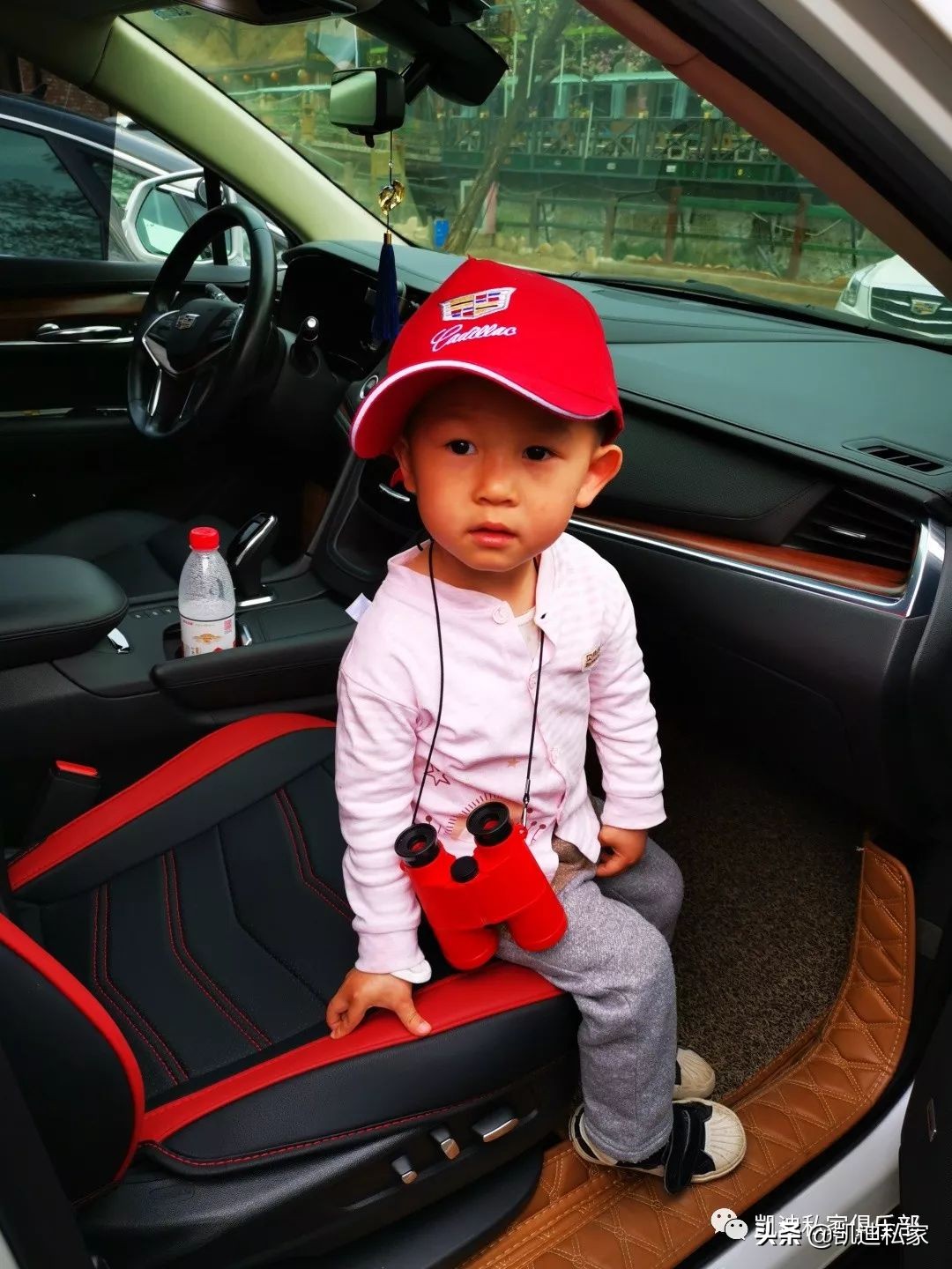 坐着奔驰长大的孩子,坐着儿子开的车倍感幸福