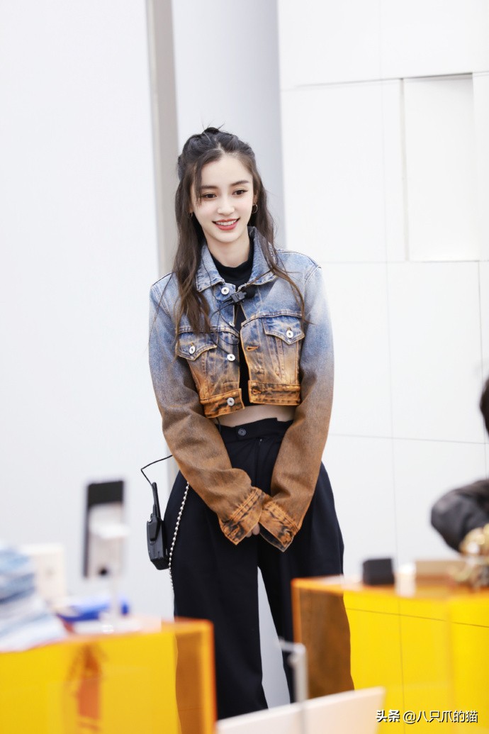 杨颖angelababy的穿搭毛衣,angelababy绿色裙慵懒感