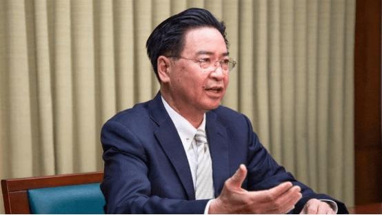 后果自负！压力之下立陶宛拒绝“通缉犯”吴钊燮，蔡英文又想窜访